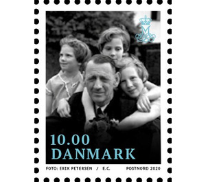 Young Margrethe with King Frederick IX and Sisters - Denmark 2020 - 10